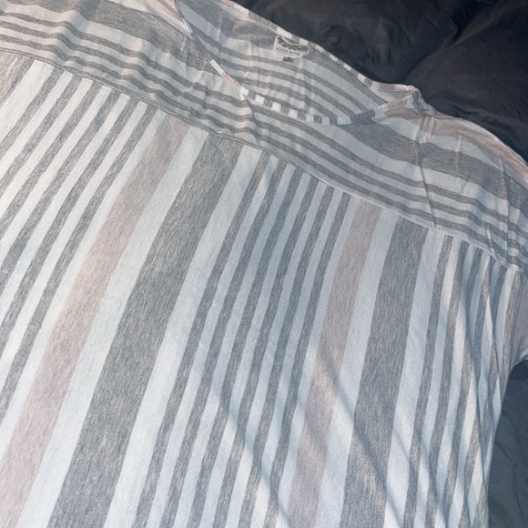 Late August tee - Picture 2 of 4